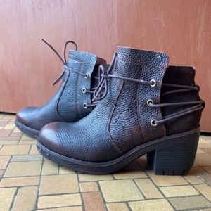 Gorgeous Pebbled Leather Boots 9.5